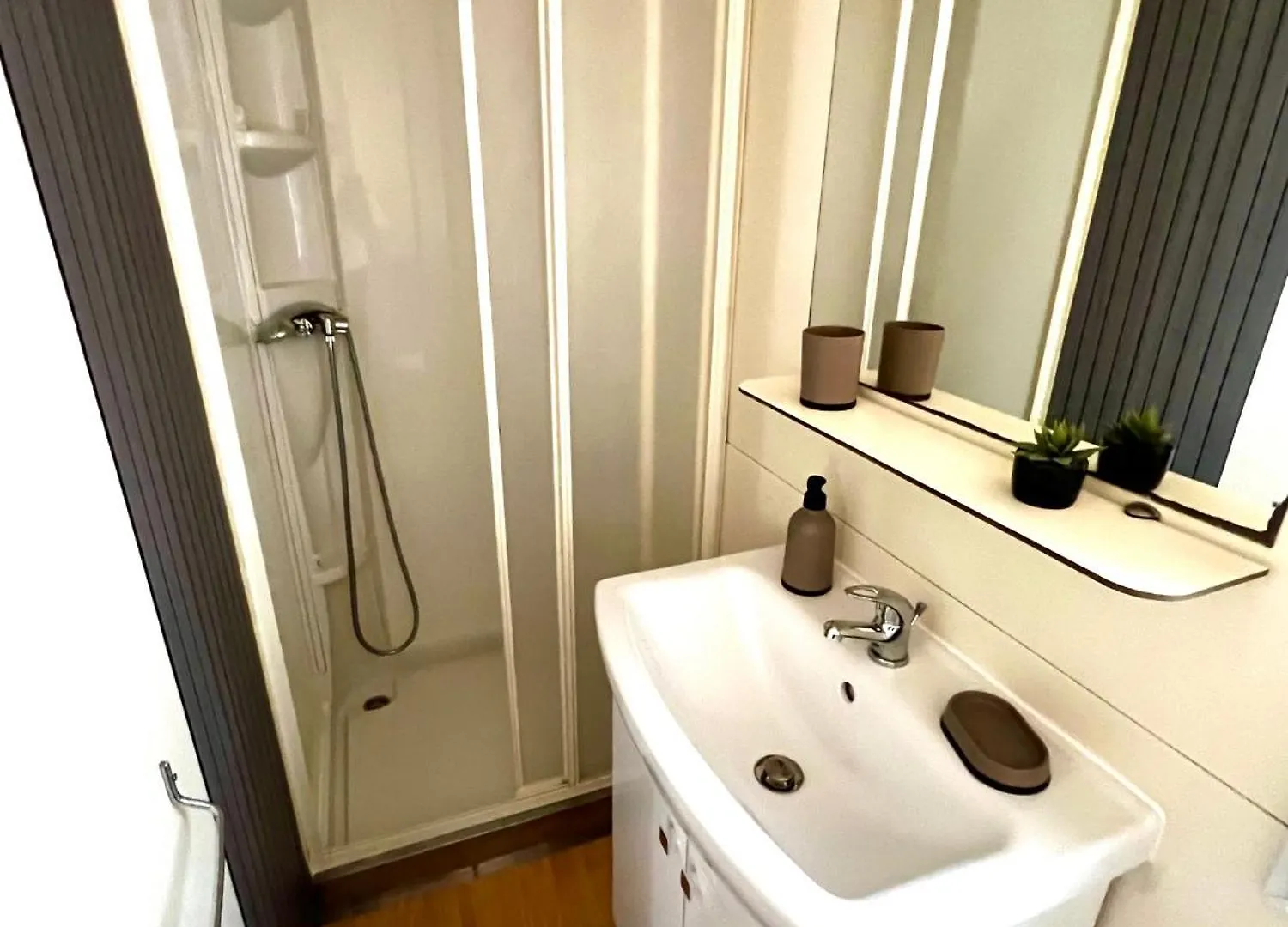 Buona Mobile Homes On Camping Mare E Pineta Lido di Spina Apartment